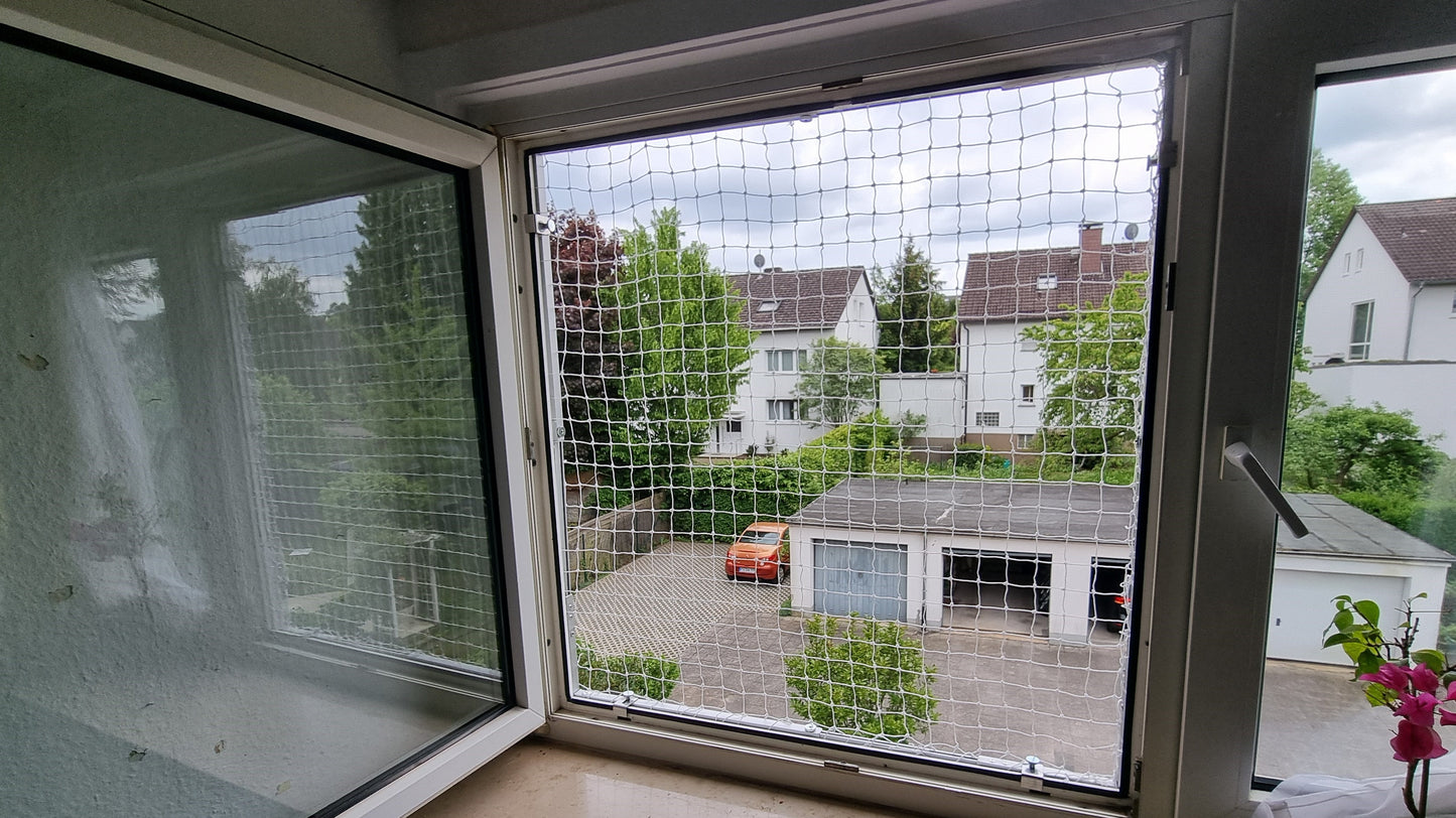 Größenverstellbarer Katzengitter für Fenster