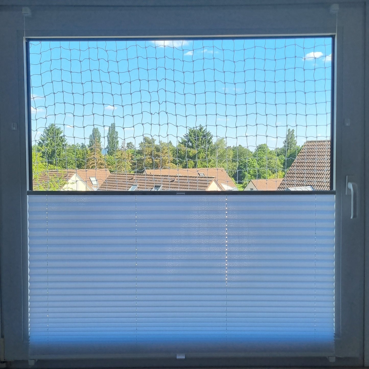Größenverstellbarer Katzengitter für Fenster