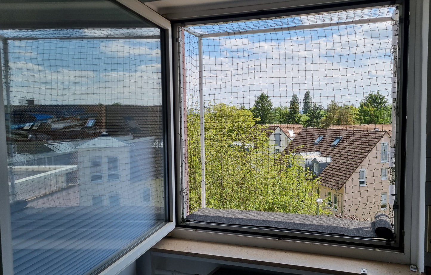 Verstellbarer Katzenbalkon für Fensteröffnungen Größe S